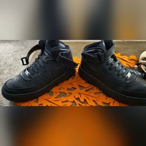 Big Kids Size 4.5 Nike Air Forces Black